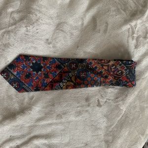 Geoffrey Beene 100% Polyester tie
